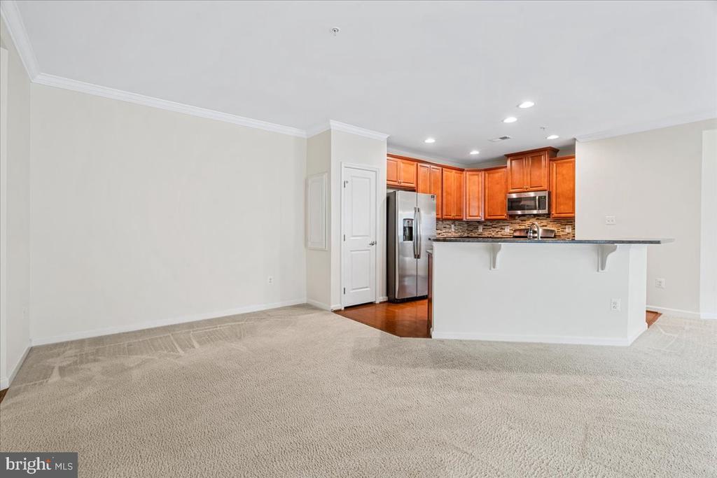 6511 WALCOTT LANE Unit: 202