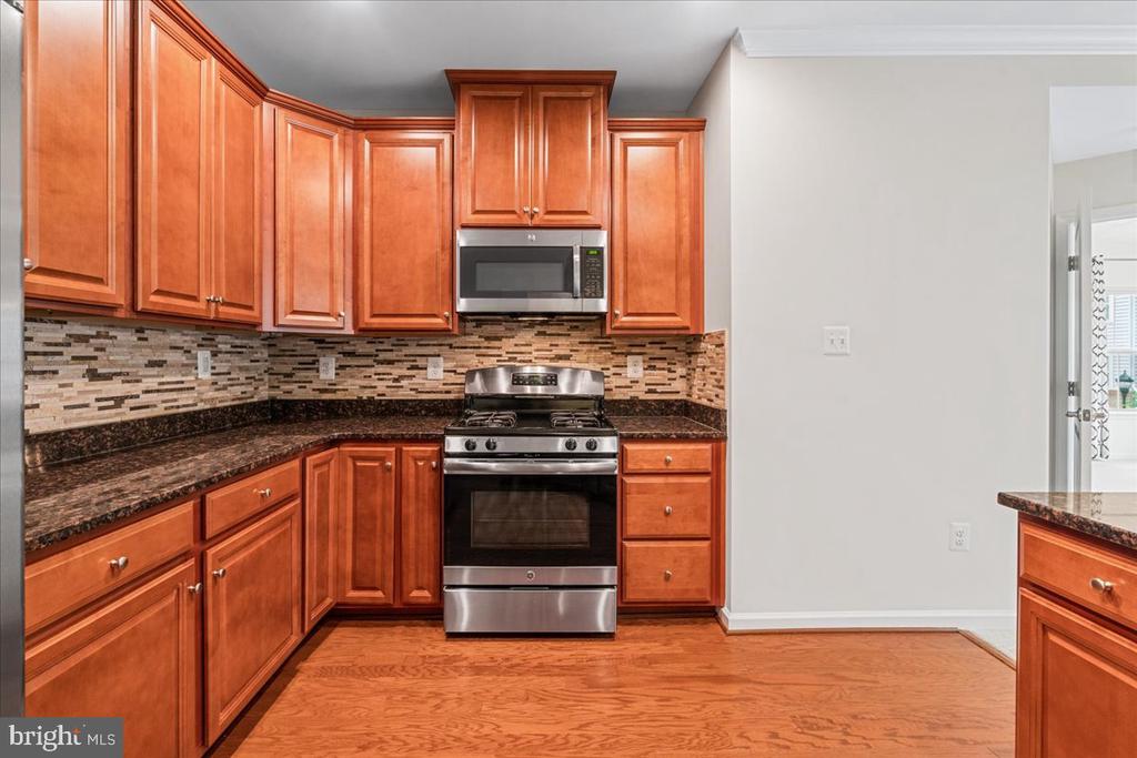 6511 WALCOTT LANE Unit: 202