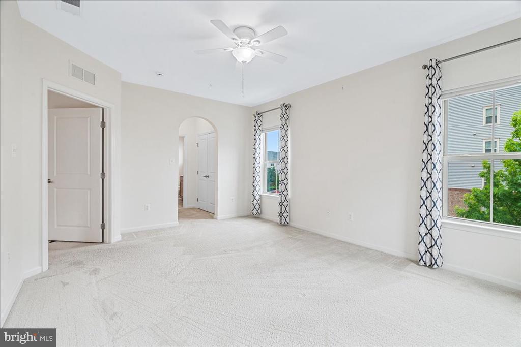 6511 WALCOTT LANE Unit: 202