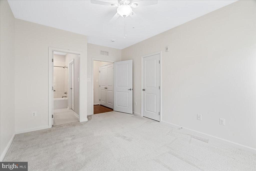6511 WALCOTT LANE Unit: 202