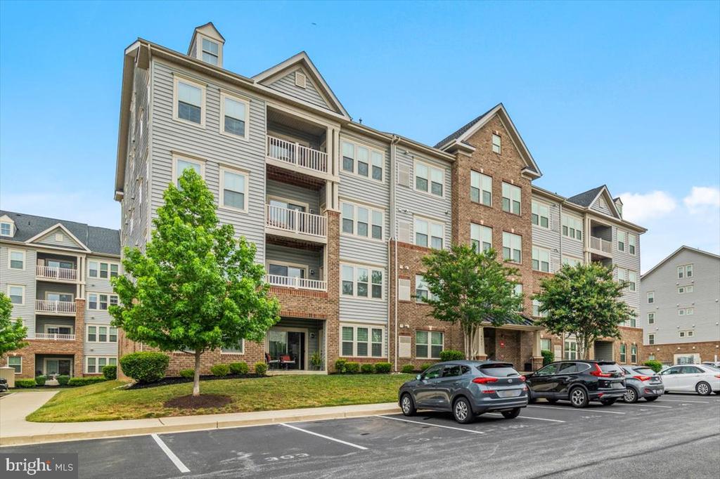 6511 WALCOTT LANE Unit: 202