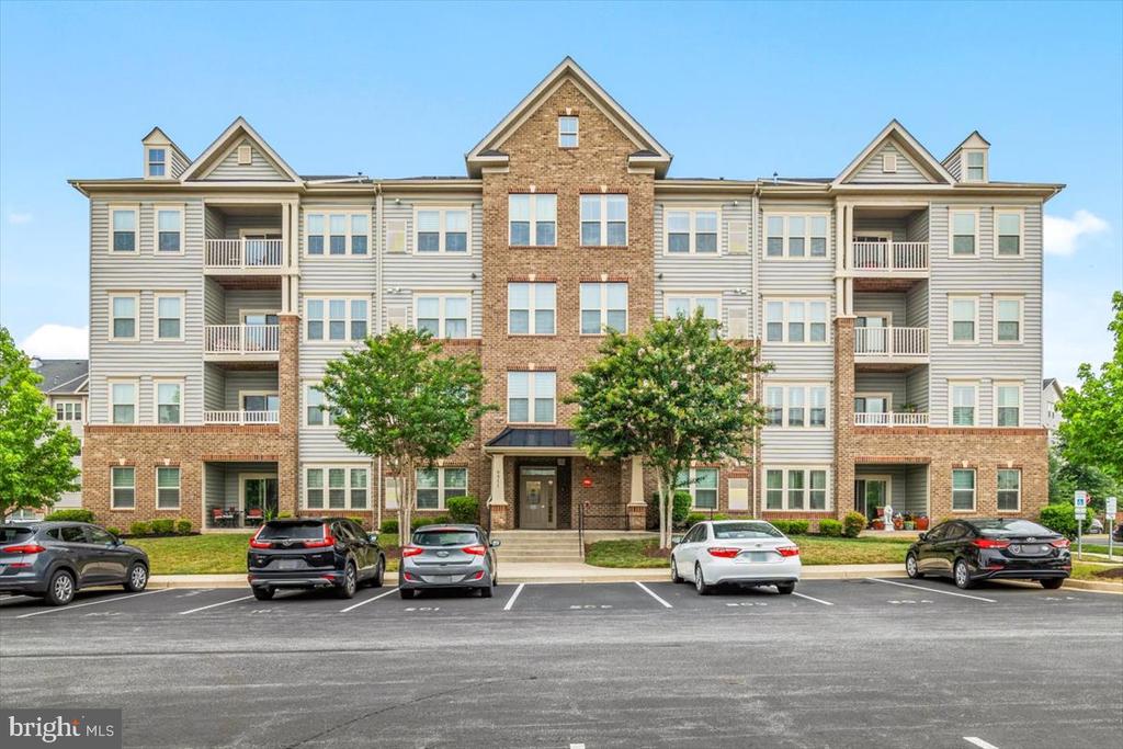 6511 WALCOTT LANE Unit: 202