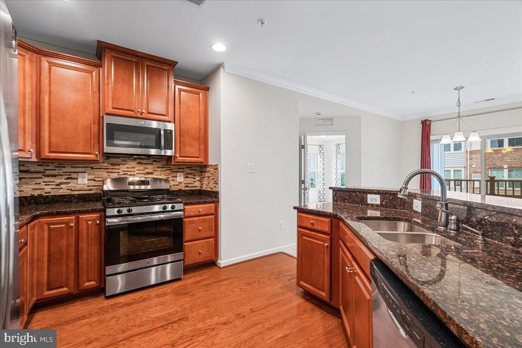 6511 WALCOTT LANE Unit: 202