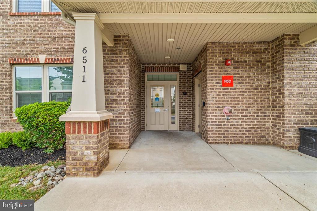 6511 WALCOTT LANE Unit: 202