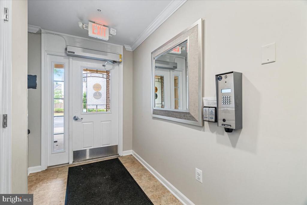 6511 WALCOTT LANE Unit: 202