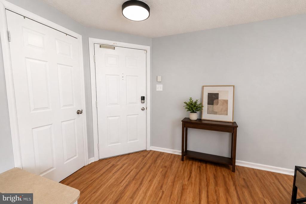 800 STRATFORD WAY Unit: E
