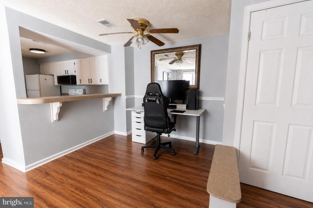 800 STRATFORD WAY Unit: E