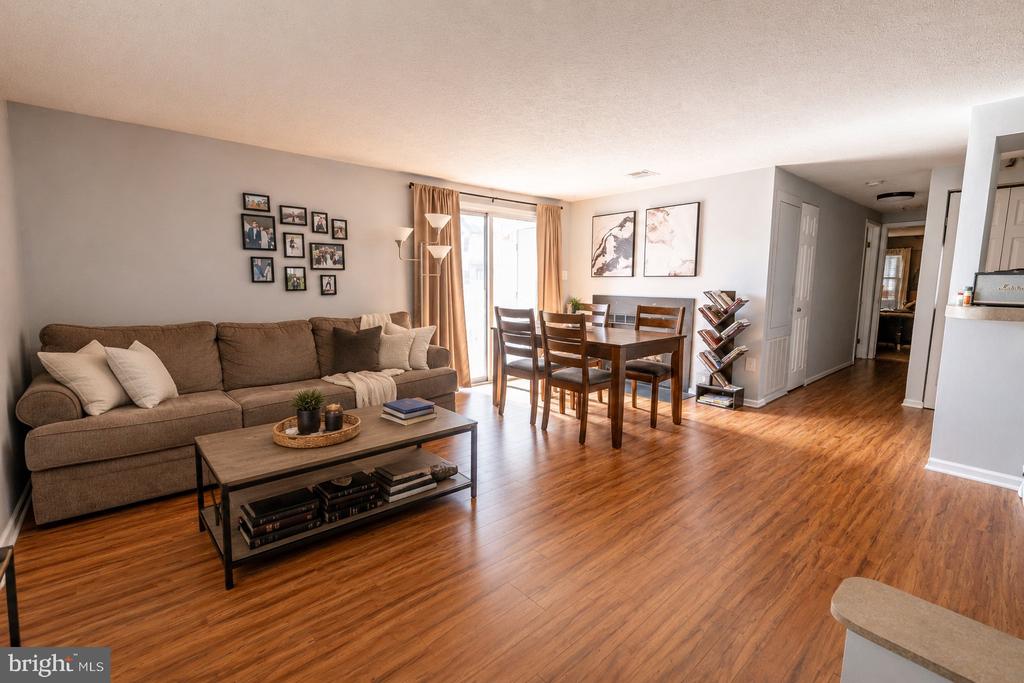 800 STRATFORD WAY Unit: E