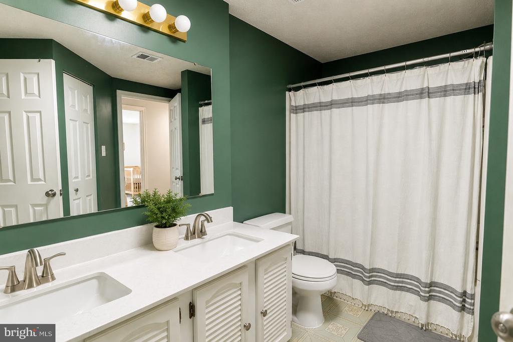 800 STRATFORD WAY Unit: E