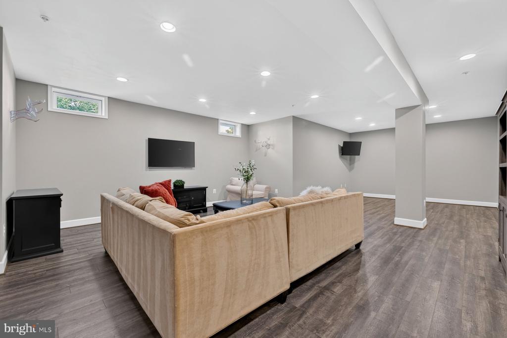 9754 WYNDHAM DRIVE