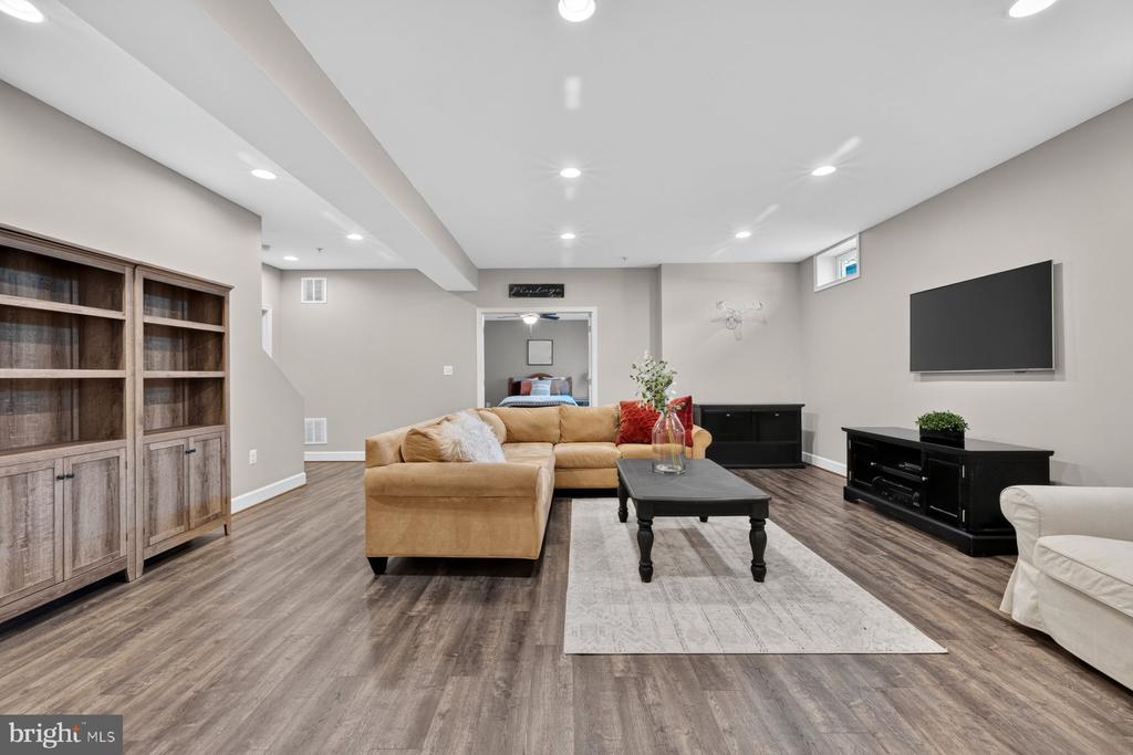 9754 WYNDHAM DRIVE