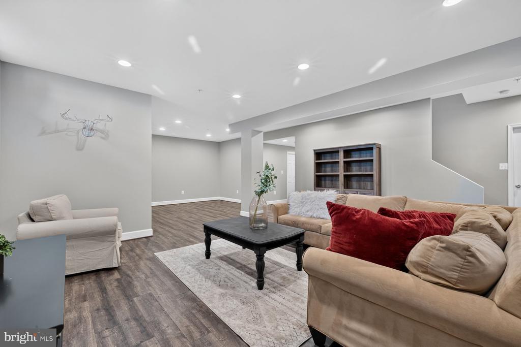 9754 WYNDHAM DRIVE