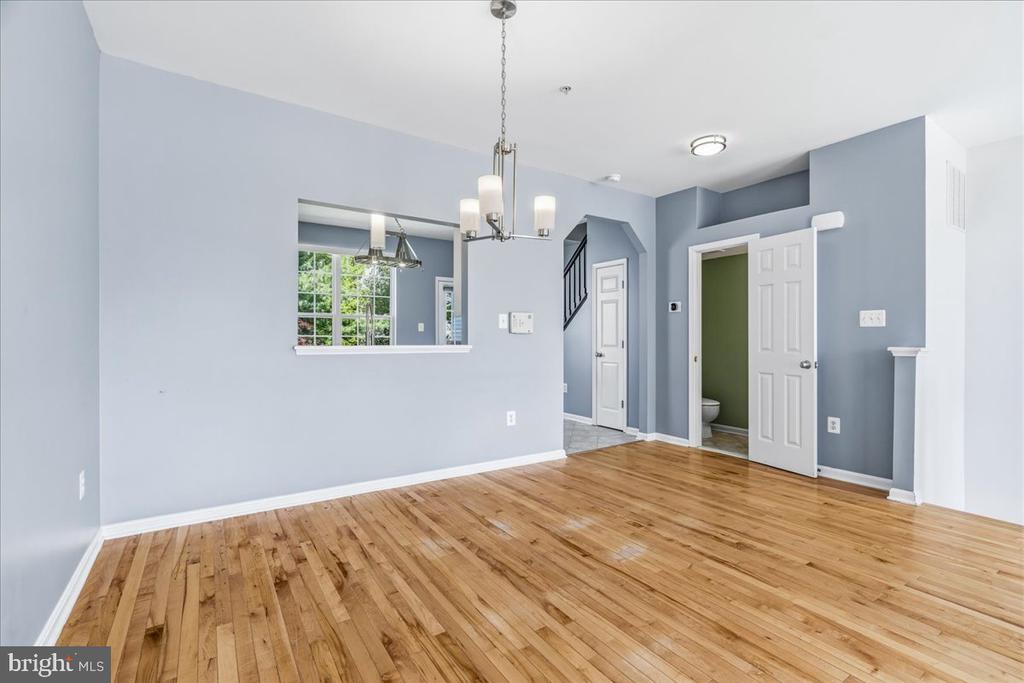 1943 CROSSING STONE COURT