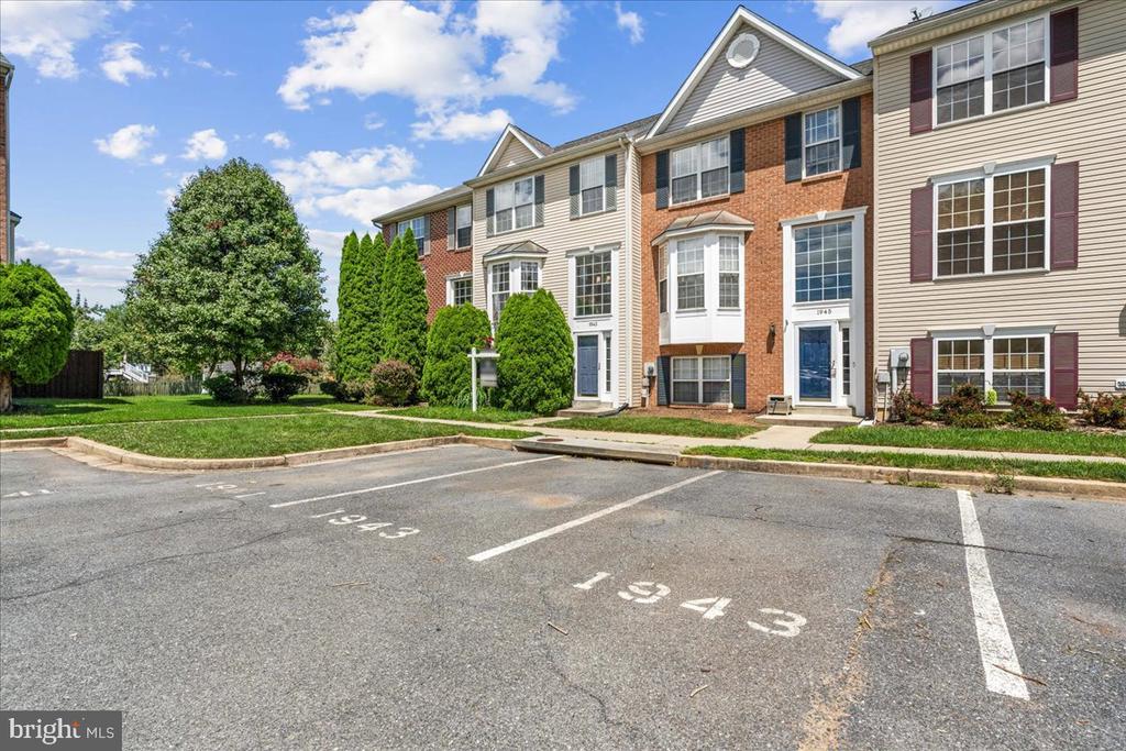 1943 CROSSING STONE COURT