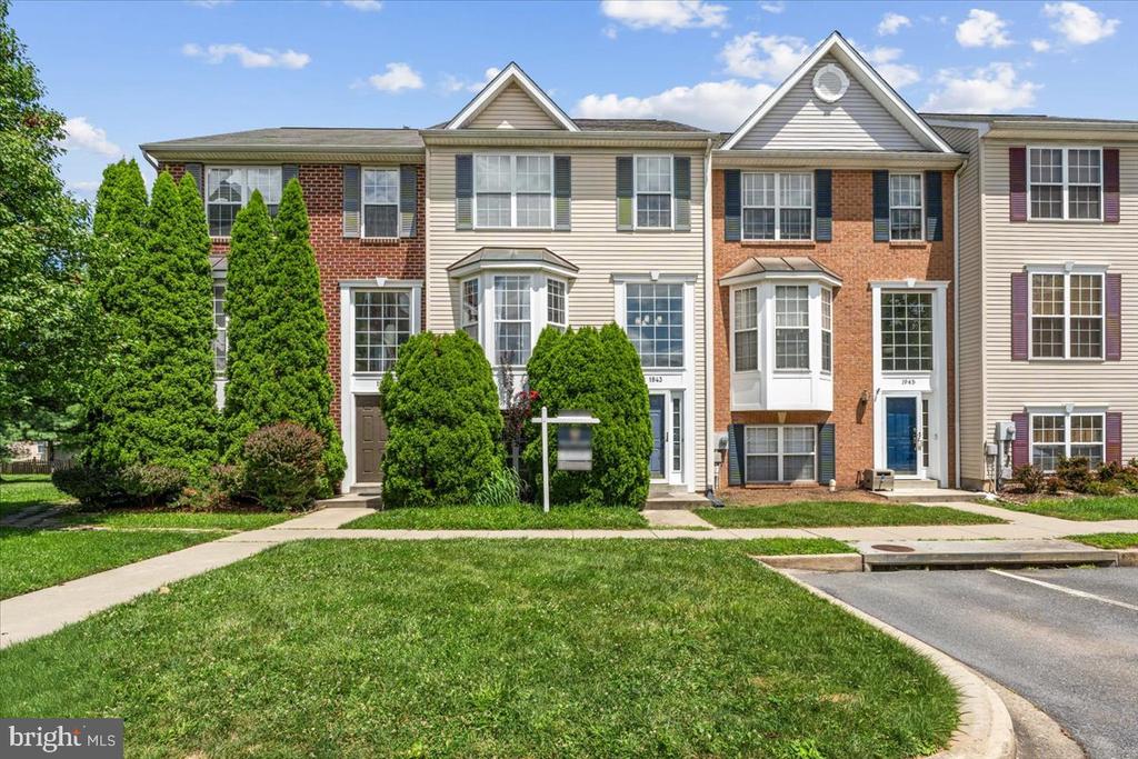 1943 CROSSING STONE COURT