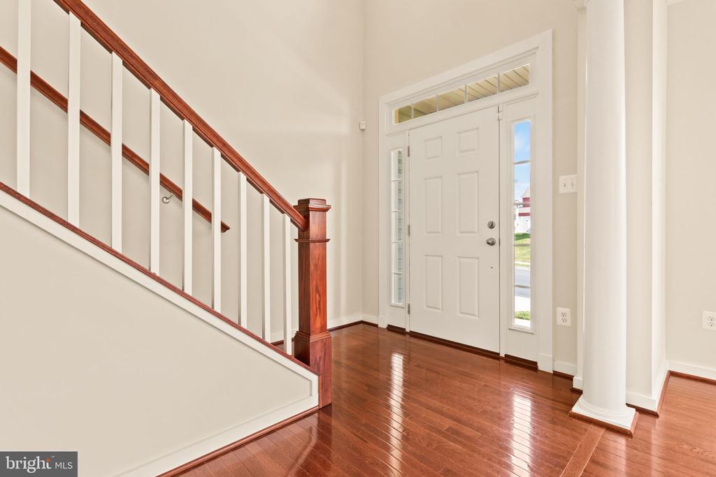 1112 SAXTON DRIVE