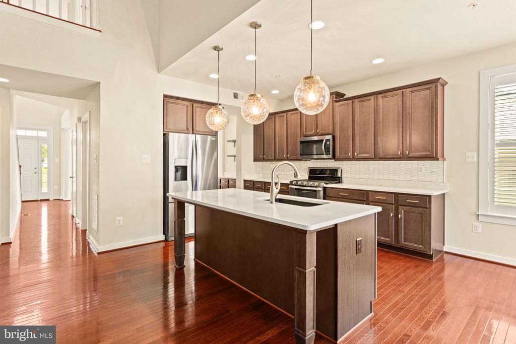 1112 SAXTON DRIVE