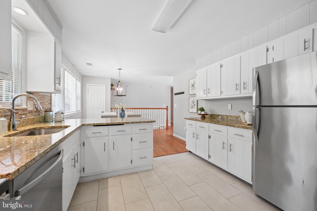4946 TALL OAKS DRIVE