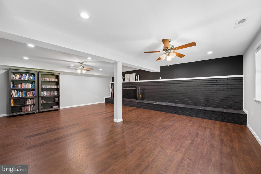 4946 TALL OAKS DRIVE