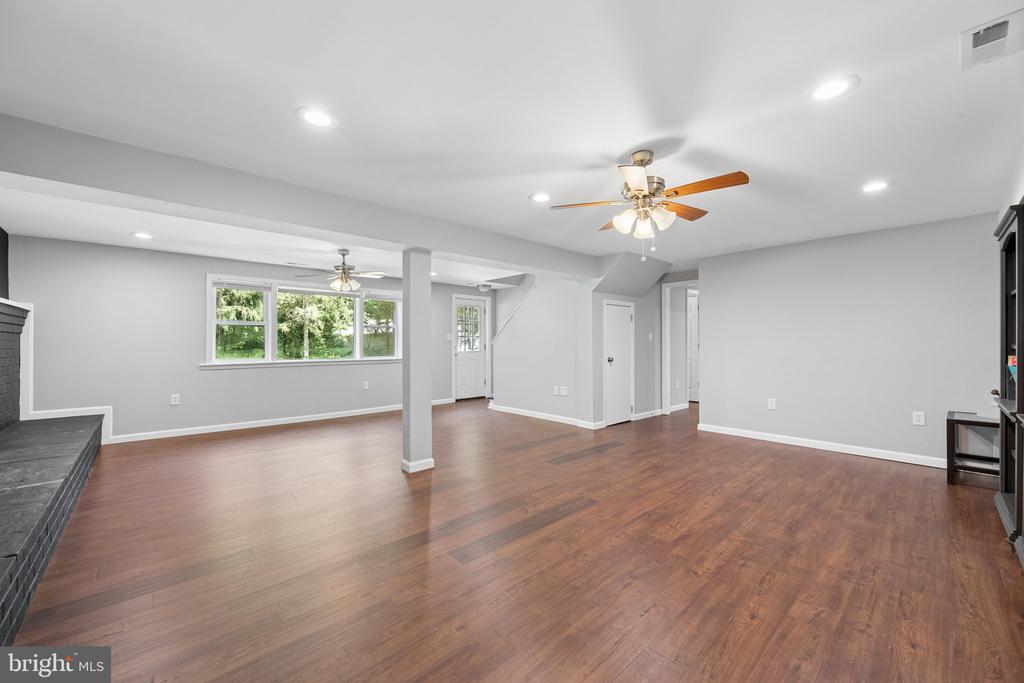 4946 TALL OAKS DRIVE