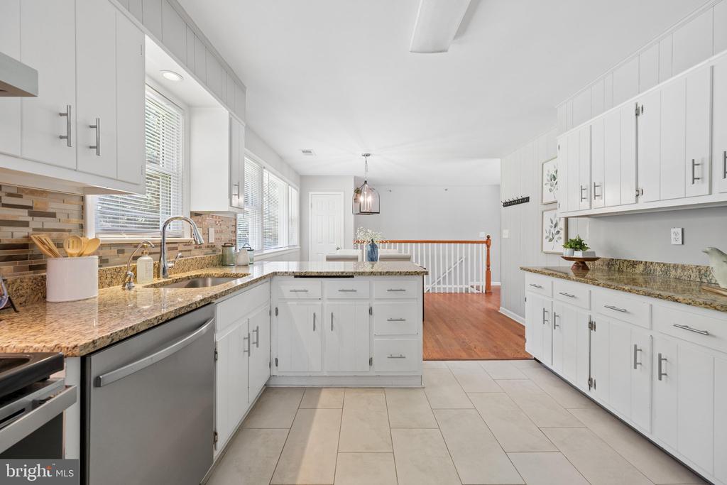 4946 TALL OAKS DRIVE