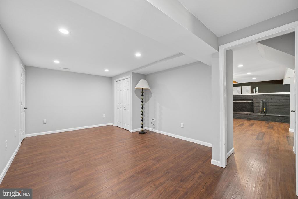 4946 TALL OAKS DRIVE