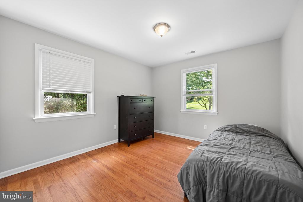 4946 TALL OAKS DRIVE