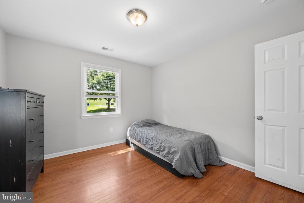 4946 TALL OAKS DRIVE
