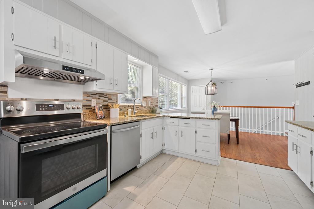 4946 TALL OAKS DRIVE