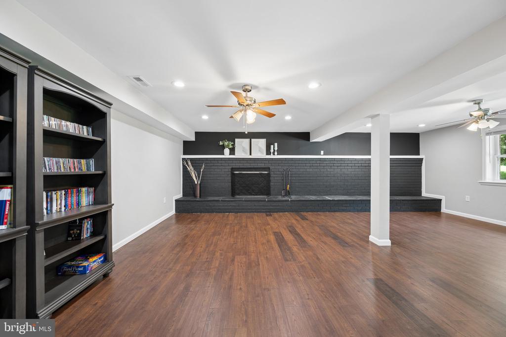 4946 TALL OAKS DRIVE