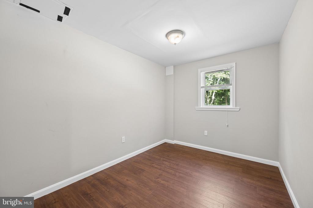 4946 TALL OAKS DRIVE