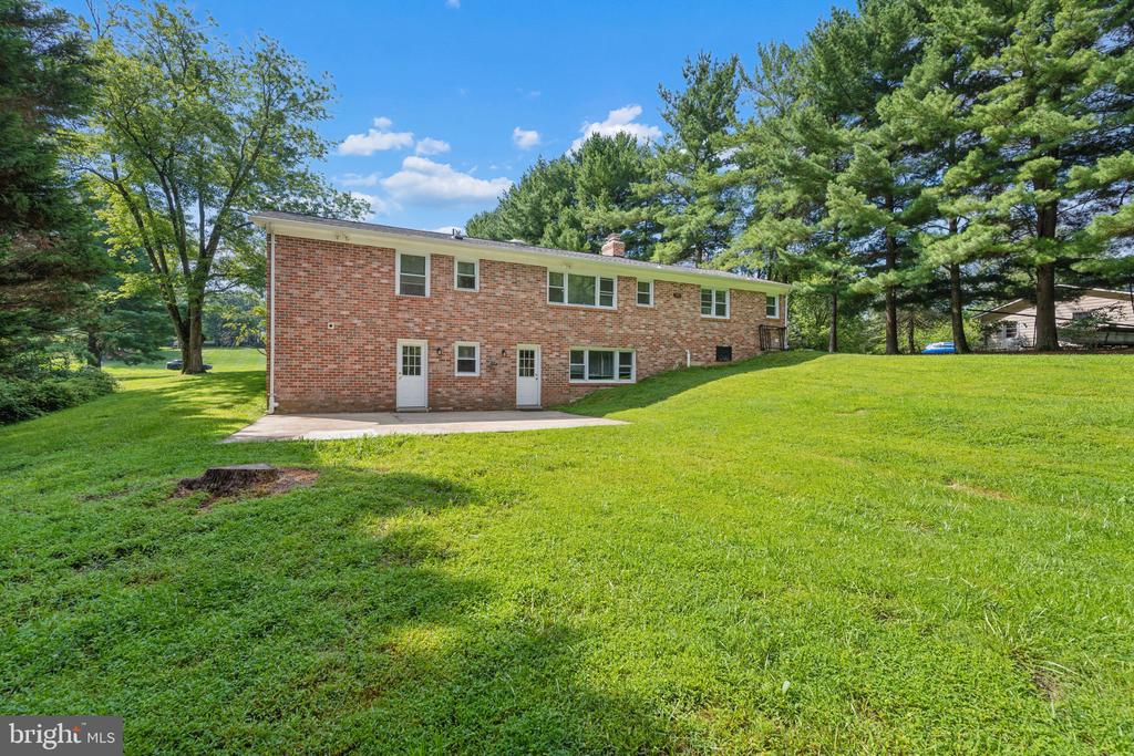 4946 TALL OAKS DRIVE