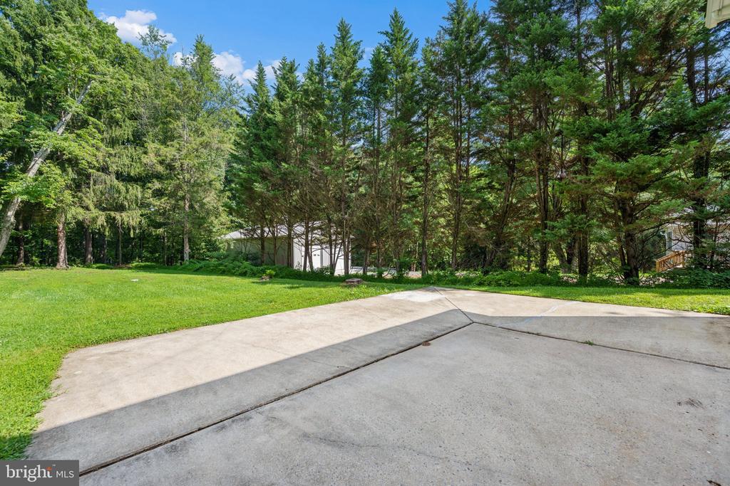 4946 TALL OAKS DRIVE
