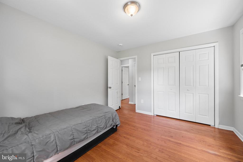 4946 TALL OAKS DRIVE