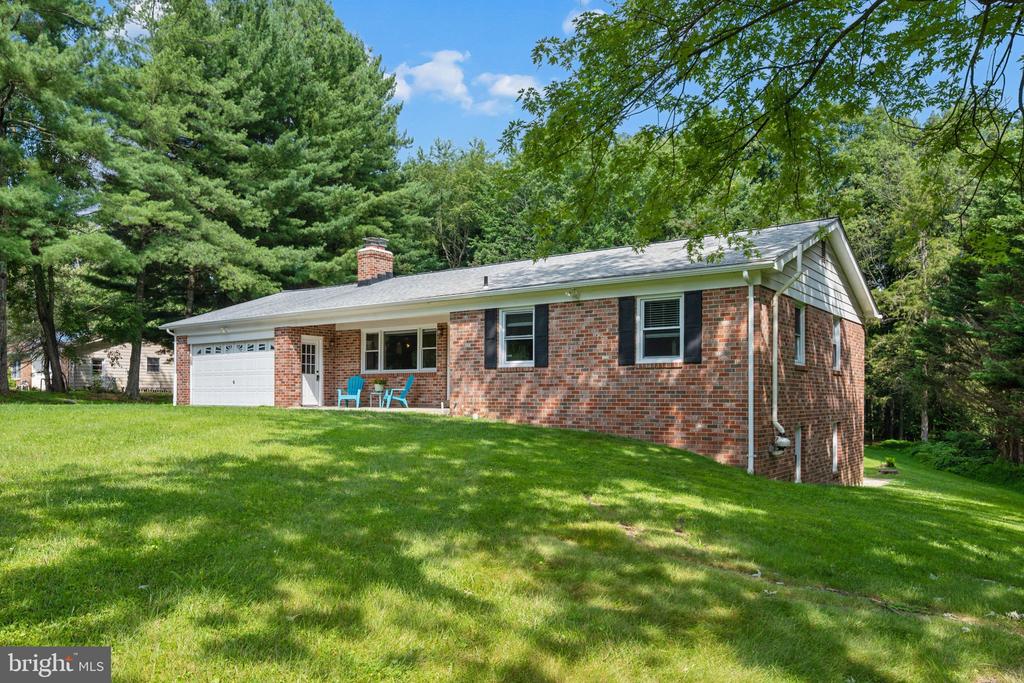 4946 TALL OAKS DRIVE