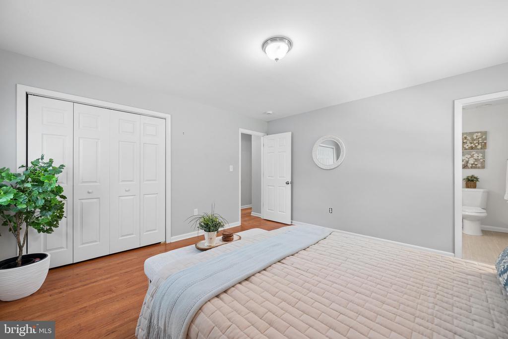 4946 TALL OAKS DRIVE