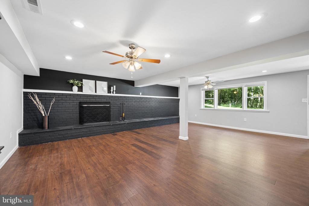 4946 TALL OAKS DRIVE