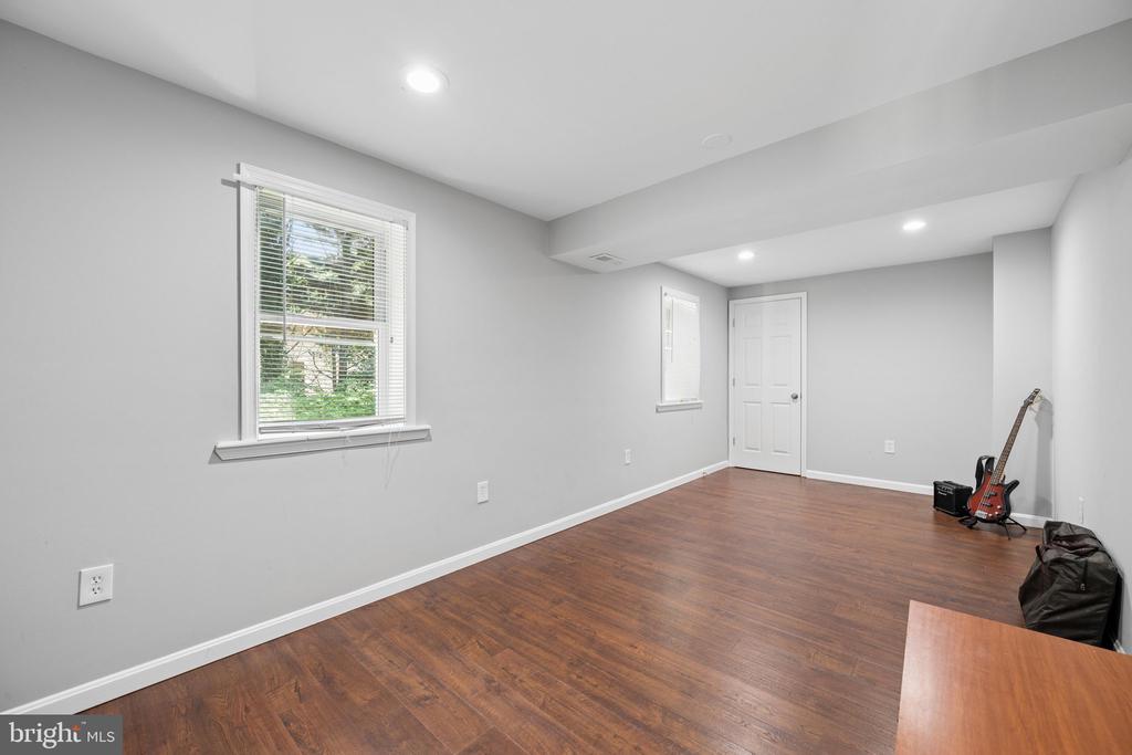 4946 TALL OAKS DRIVE