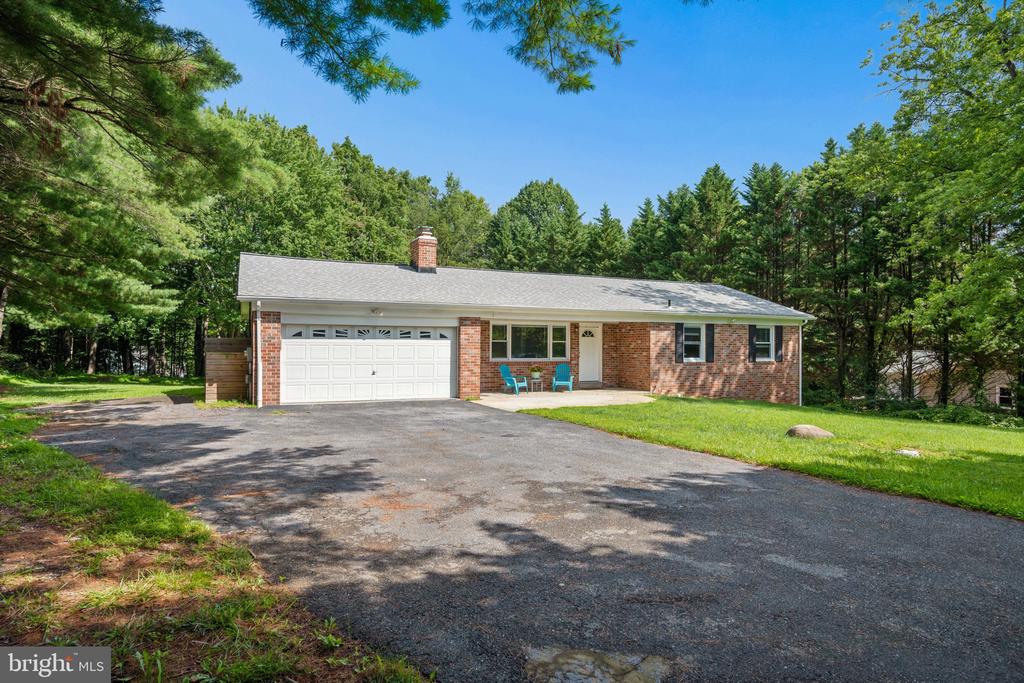 4946 TALL OAKS DRIVE