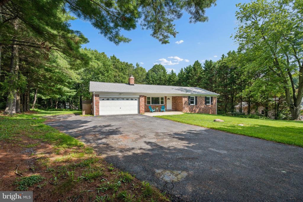 4946 TALL OAKS DRIVE