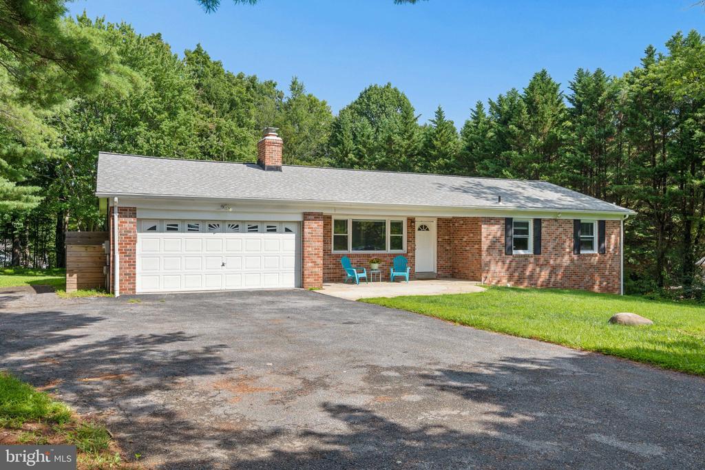 4946 TALL OAKS DRIVE