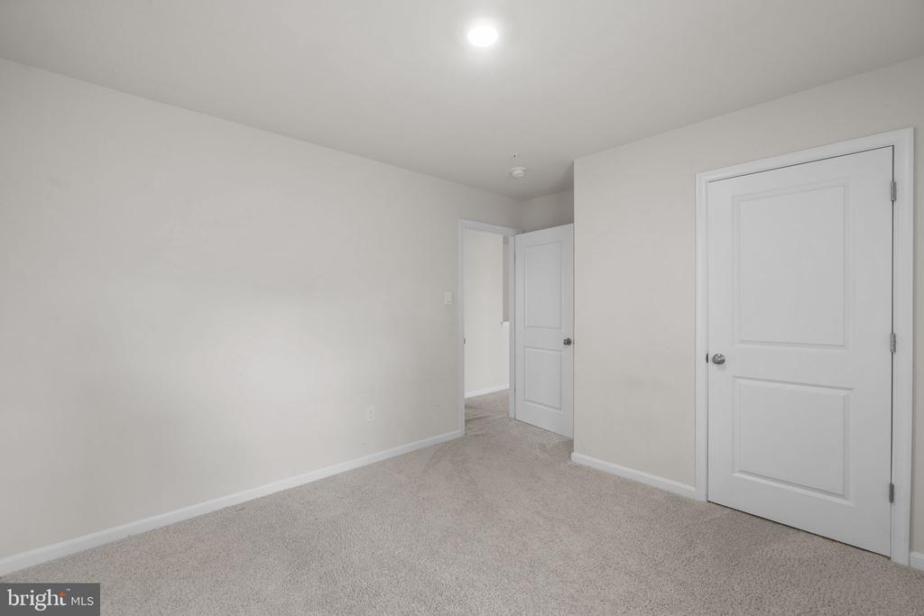 2070 POMONA WAY