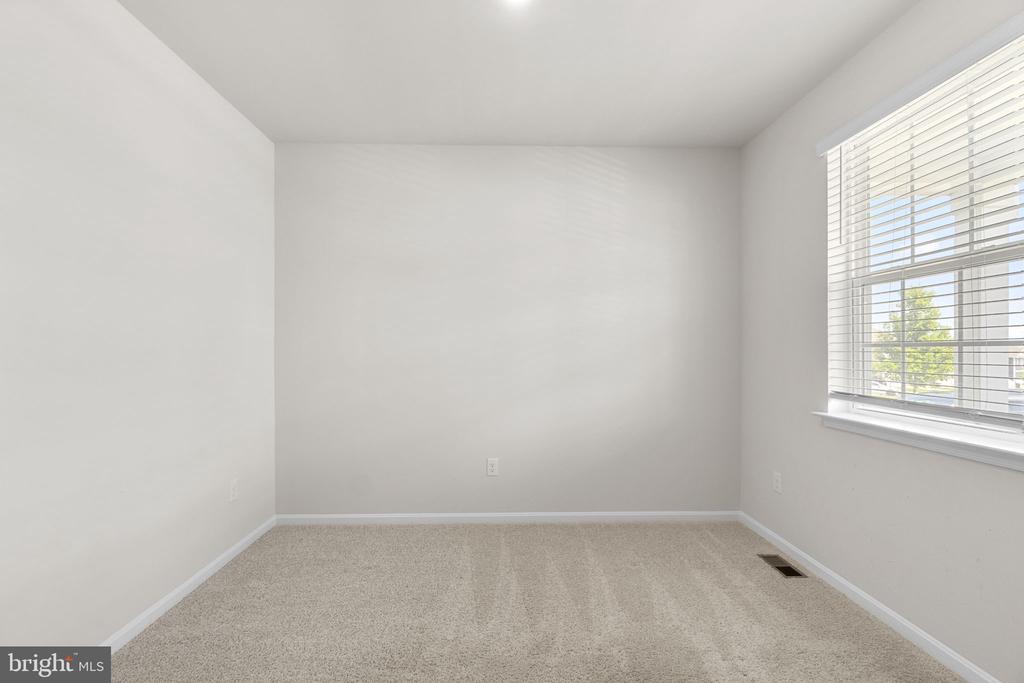 2070 POMONA WAY