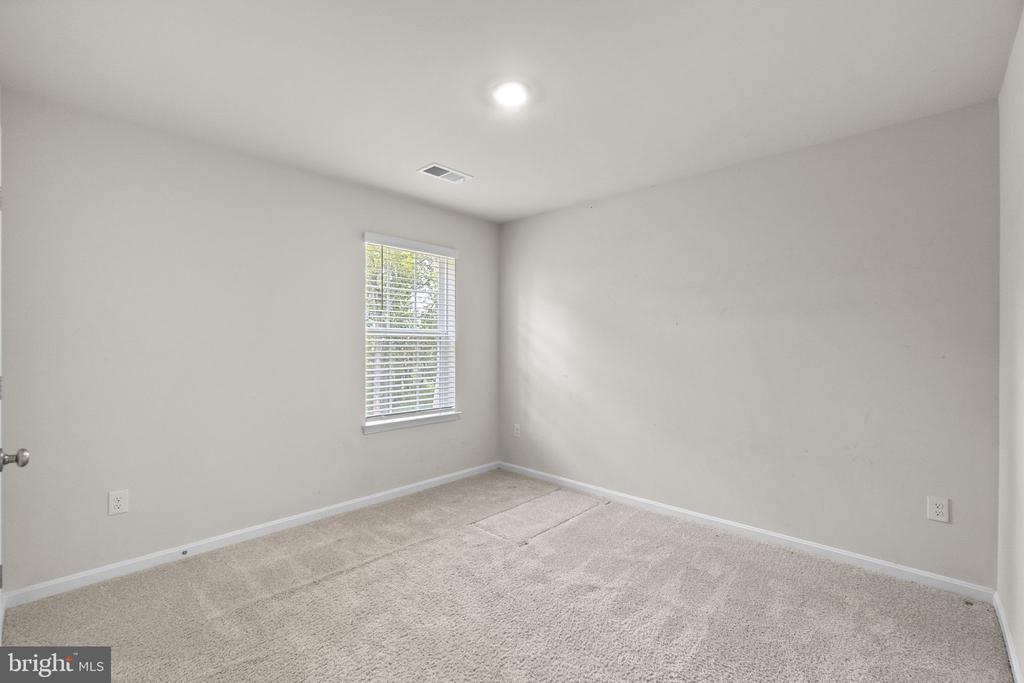 2070 POMONA WAY