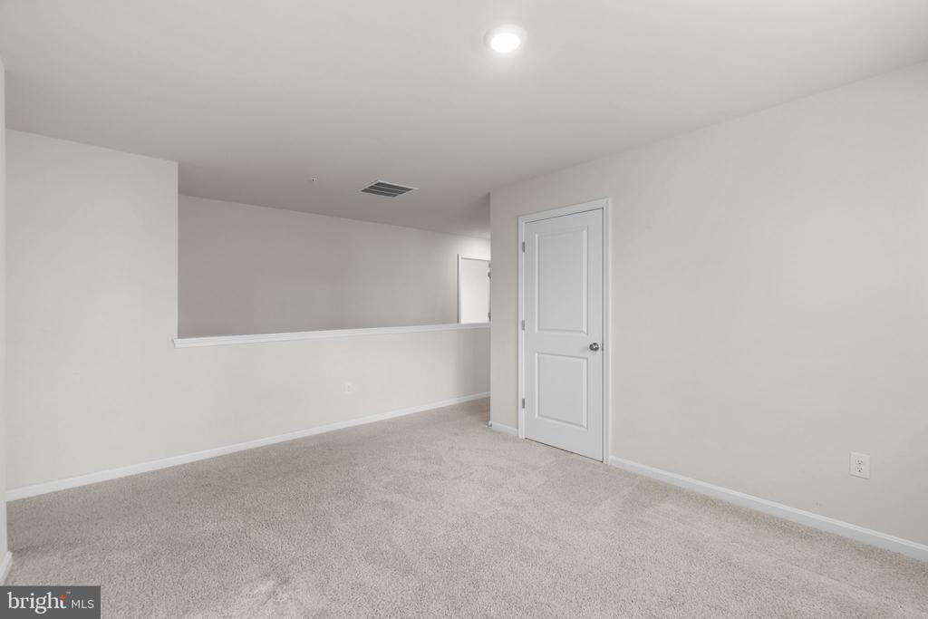 2070 POMONA WAY