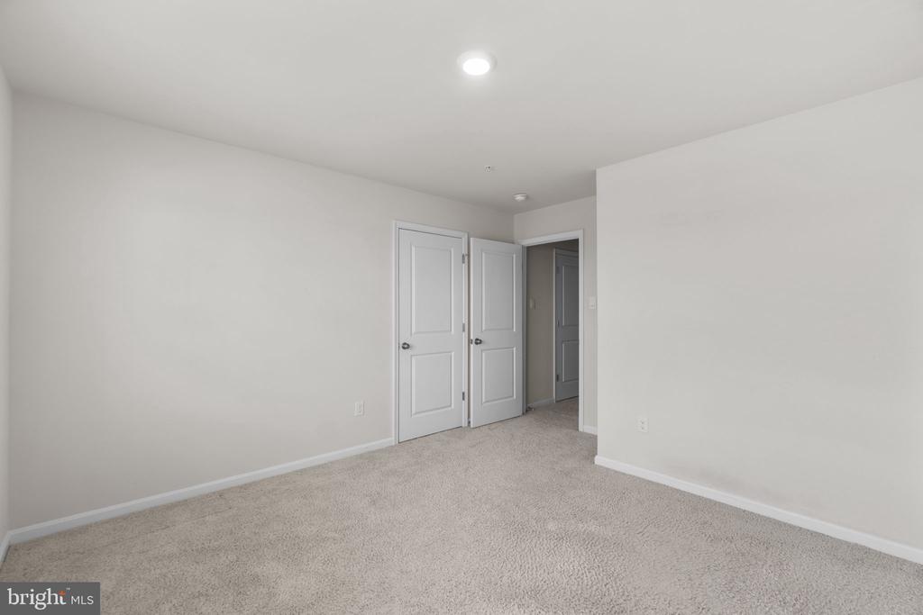 2070 POMONA WAY