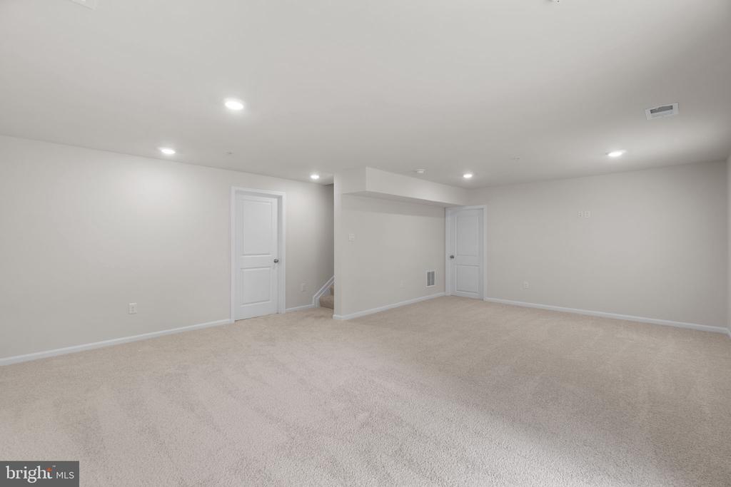 2070 POMONA WAY