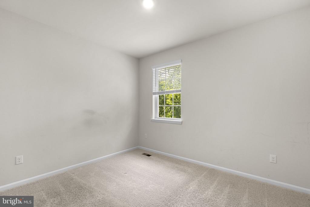 2070 POMONA WAY