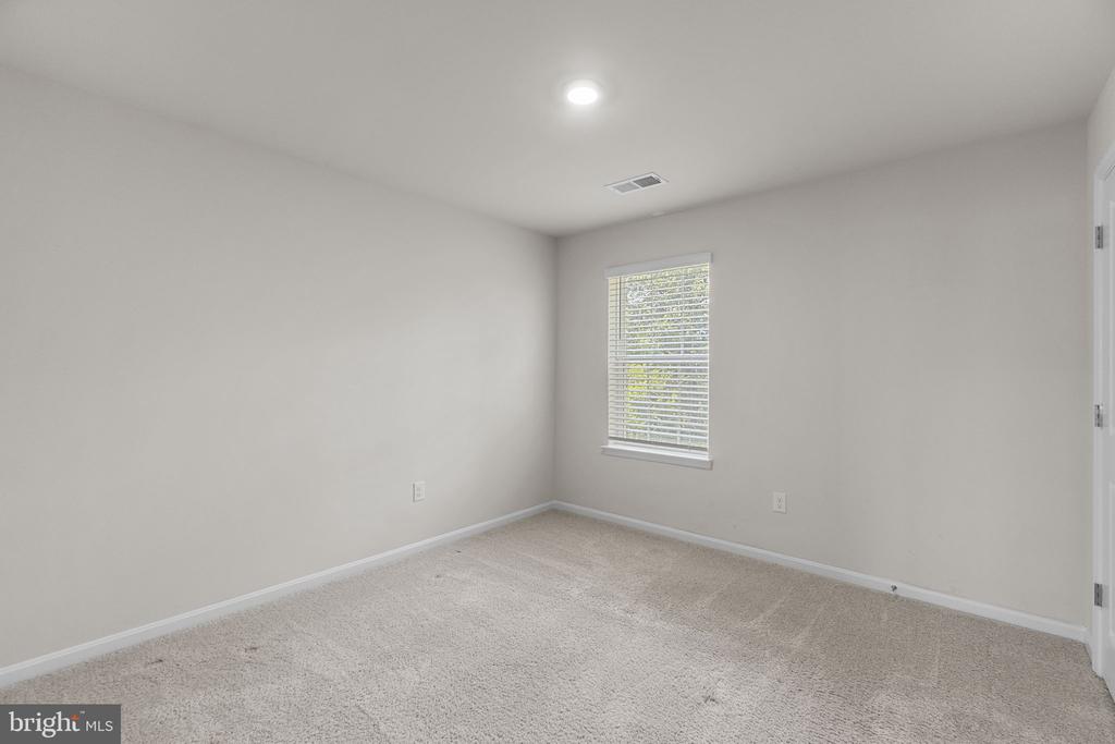 2070 POMONA WAY