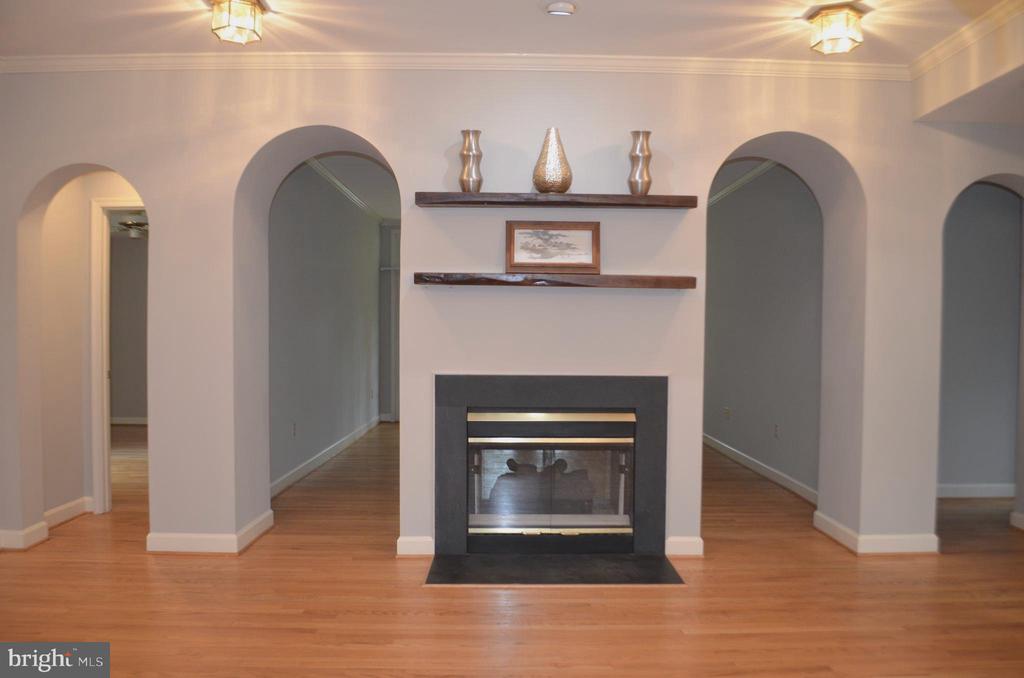 2425 BEAR DEN ROAD